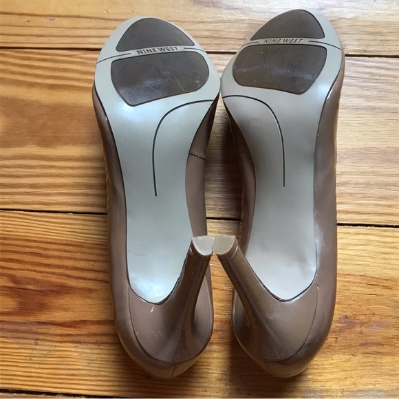 Nine West Nude Patent NW Caress Leather Heels, EUC, 8 - Picture 9 of 11